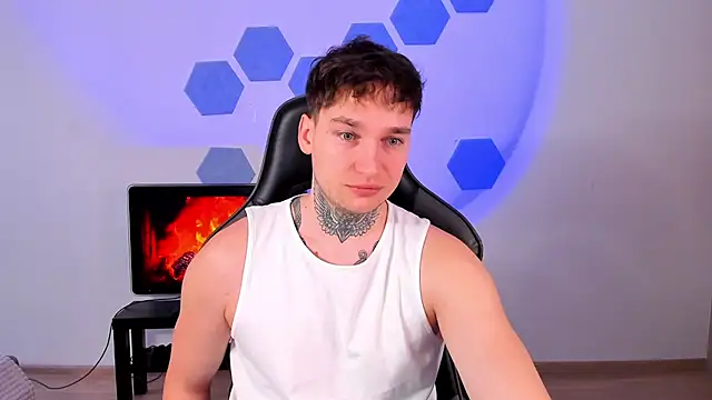 Snapshot of Chris_Tyson chatting on December 16, 2025, 9:46 am Chris Tyson online show from December 16, 2025, 9:46 am