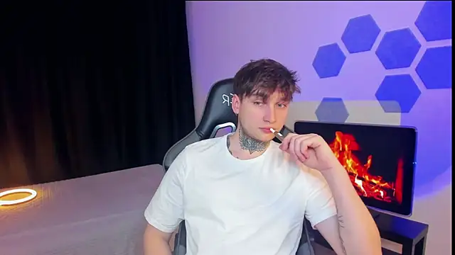 Snapshot of Chris_Tyson chatting on February 9, 2025, 11:25 pm Chris Tyson online show from February 9, 2025, 11:25 pm