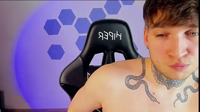 Snapshot of Chris_Tyson chatting on March 10, 2025, 11:27 pm Chris Tyson online show from March 10, 2025, 11:27 pm