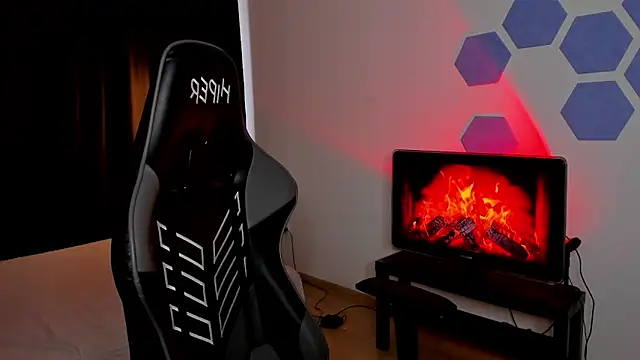 Snapshot of Chris_Tyson chatting on November 25, 2025, 6:58 am Chris Tyson online show from November 25, 2025, 6:58 am