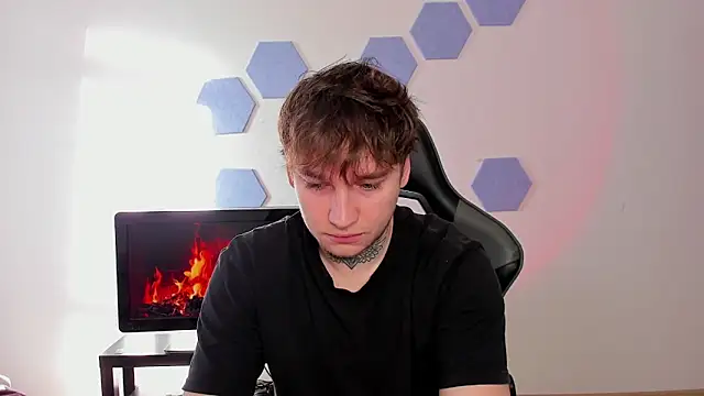 Snapshot of Chris_Tyson chatting on November 17, 2025, 8:40 am Chris Tyson online show from November 17, 2025, 8:40 am