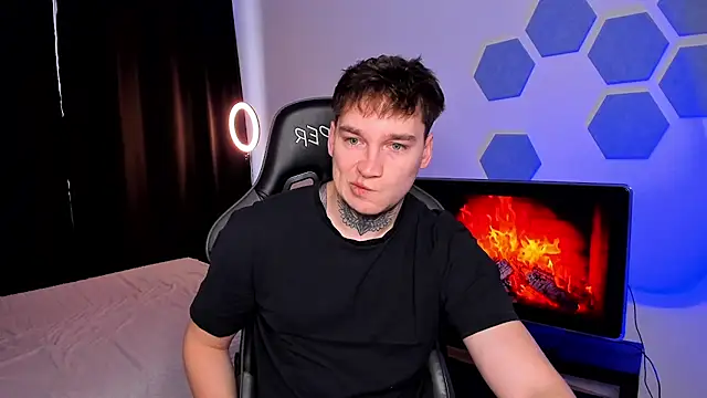 Chris Tyson online show from December 22, 2025, 8:47 am