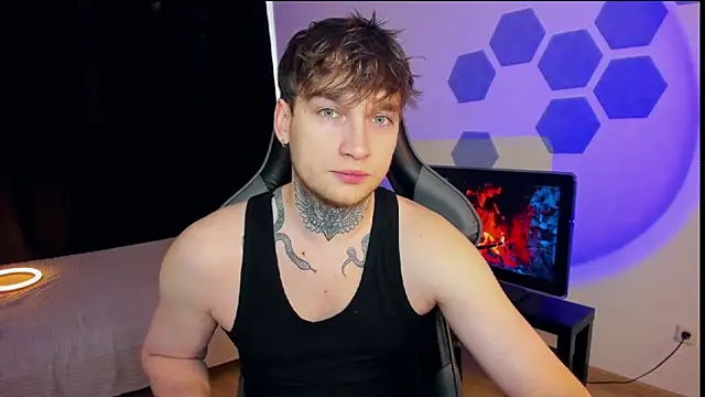 Snapshot of Chris_Tyson chatting on February 13, 2025, 7:56 am Chris Tyson online show from February 13, 2025, 7:56 am