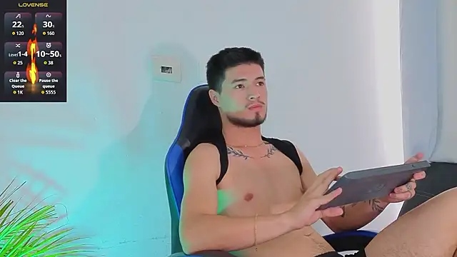 EdwardRoss  online show from March 18, 2026, 9:26 pm