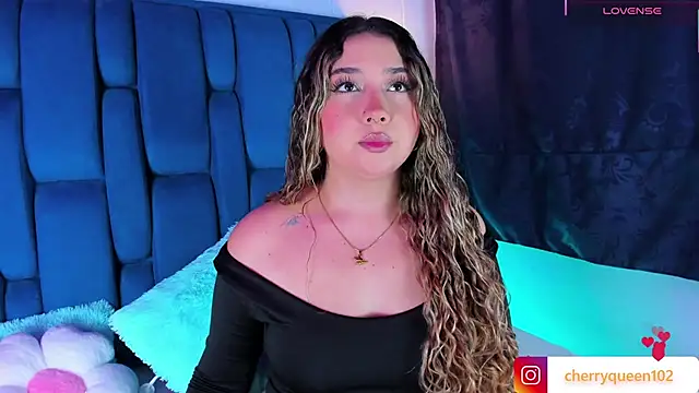 Cherryyquen online show from November 22, 2025, 7:13 pm