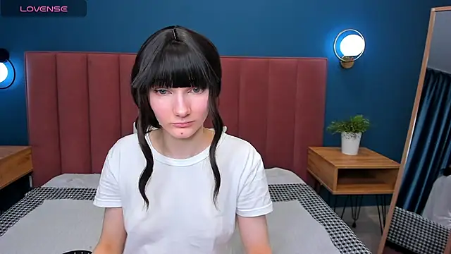 Snapshot of Lili_flowerr chatting on March 11, 2025, 5:13 am Lili flowerr online show from March 11, 2025, 5:13 am