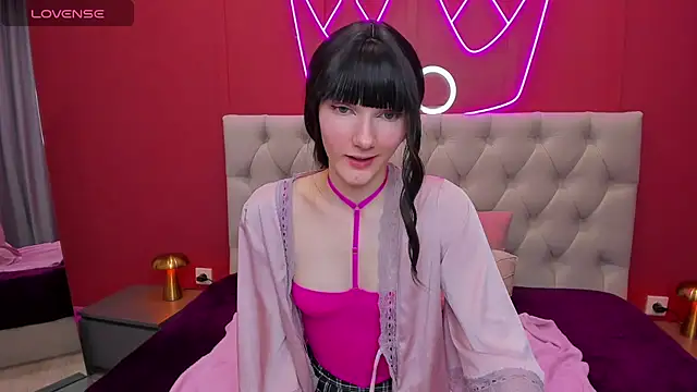 Snapshot of Lili_flowerr chatting on March 7, 2025, 10:13 am Lili flowerr online show from March 7, 2025, 10:13 am