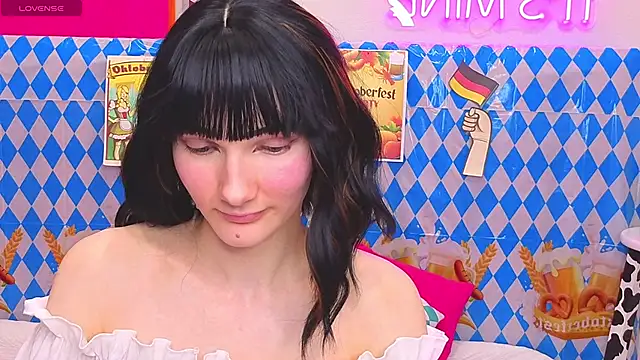 Snapshot of Lili_flowerr chatting on October 2, 2025, 10:51 am Lili flowerr online show from October 2, 2025, 10:51 am