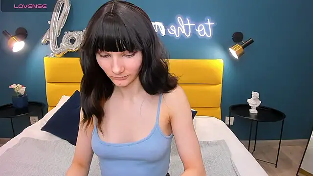 Snapshot of Lili_flowerr chatting on February 26, 2025, 6:51 am Lili flowerr online show from February 26, 2025, 6:51 am