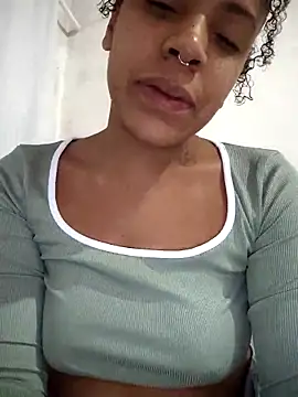 Julia Pretinha online show from April 4, 2026, 1:12 am