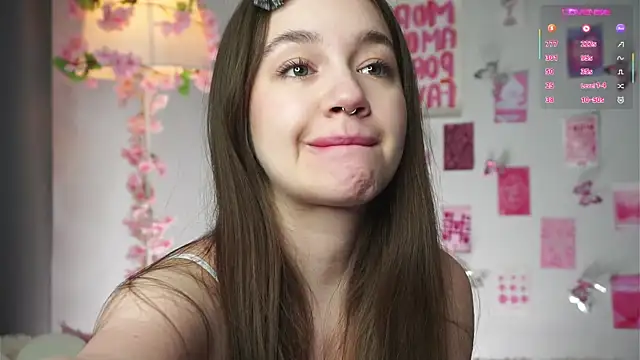 Snapshot of AmiLewis chatting on February 13, 2026, 1:05 am AmiLewis online show from February 13, 2026, 1:05 am