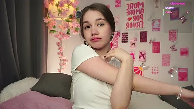 Snapshot of AmiLewis chatting on January 13, 2026, 1:09 am AmiLewis online show from January 13, 2026, 1:09 am