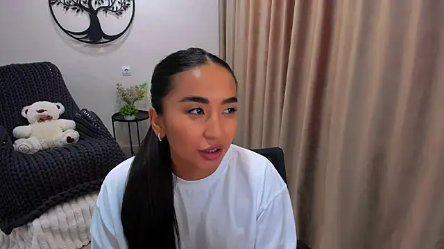 worldofkim online show from October 9, 2025, 10:49 am