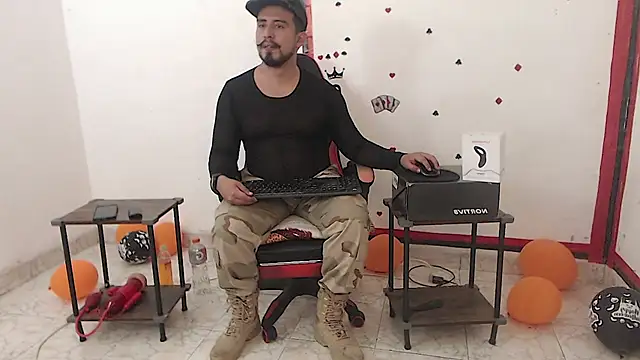 Snapshot of KalethBigDick chatting on November 5, 2025, 11:24 am KalethBigDick online show from November 5, 2025, 11:24 am