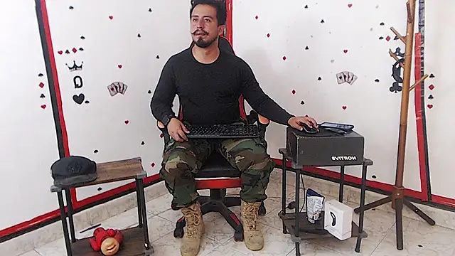 Snapshot of KalethBigDick chatting on October 15, 2025, 1:52 pm KalethBigDick online show from October 15, 2025, 1:52 pm