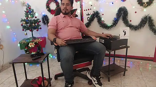 Snapshot of KalethBigDick chatting on December 13, 2025, 10:05 pm KalethBigDick online show from December 13, 2025, 10:05 pm