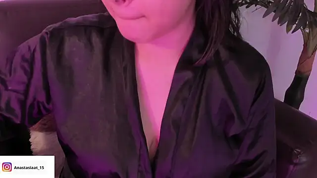 Miia Thompsonn online show from March 1, 2025, 3:10 am