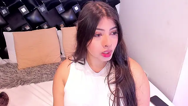 Miia Thompsonn online show from May 25, 2026, 4:06 pm