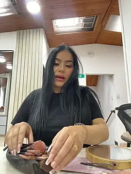 Snapshot of Miah_gomez_ chatting on January 16, 2026, 5:17 pm Miah gomez online show from January 16, 2026, 5:17 pm