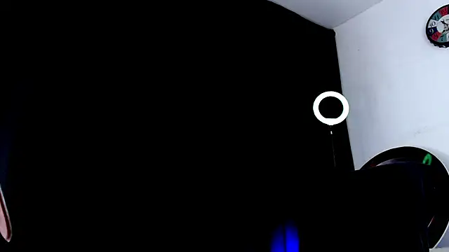 Snapshot of Antonywebb94 chatting on December 16, 2025, 5:28 pm Antonywebb94 online show from December 16, 2025, 5:28 pm