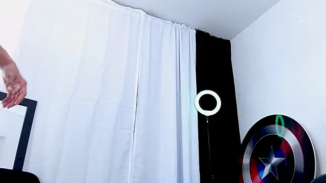 Antonywebb94 online show from April 9, 2026, 6:19 am