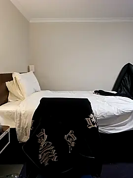 Sexy Binxy online show from April 10, 2026, 1:40 pm