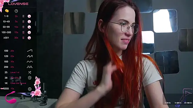 Snapshot of EmilyKents chatting on March 11, 2025, 7:35 am EmilyKents online show from March 11, 2025, 7:35 am