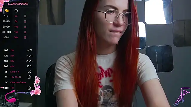 Snapshot of EmilyKents chatting on March 11, 2025, 4:30 am EmilyKents online show from March 11, 2025, 4:30 am