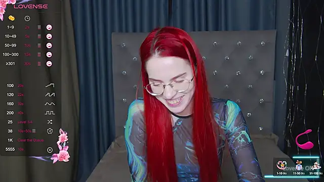 Snapshot of EmilyKents chatting on October 9, 2025, 1:50 am EmilyKents online show from October 9, 2025, 1:50 am