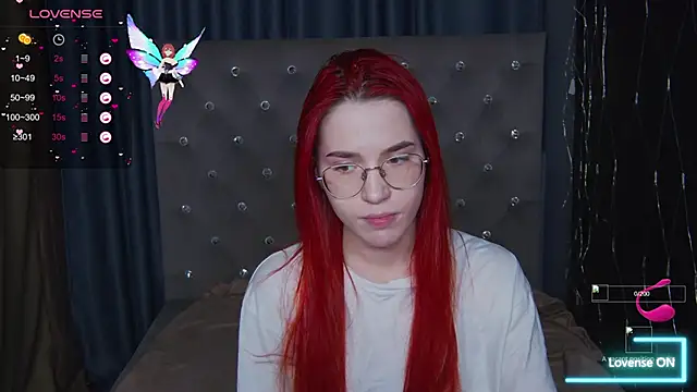 Snapshot of EmilyKents chatting on October 14, 2025, 1:28 am EmilyKents online show from October 14, 2025, 1:28 am