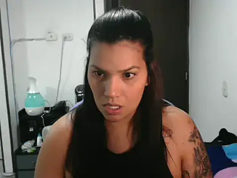 CarolinaRincon online show from March 5, 2025, 12:05 am