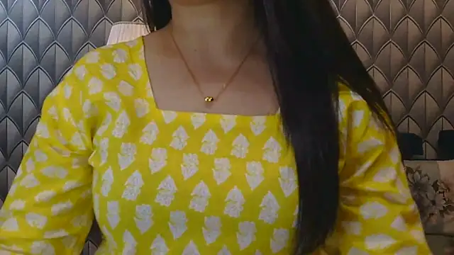 Mishika Gill online show from June 4, 2026, 3:44 am