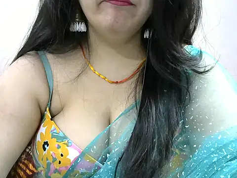 Snapshot of Shruti_139 chatting on September 17, 2025, 6:43 pm Shruti 139 online show from September 17, 2025, 6:43 pm