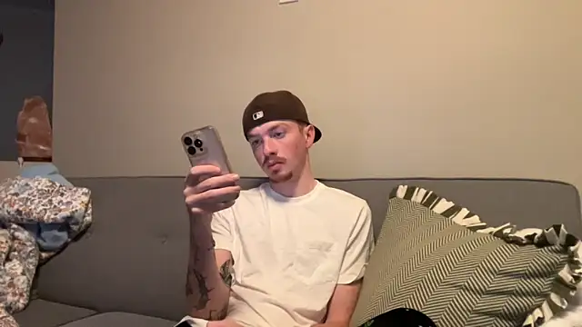 Snapshot of younghungginger chatting on November 13, 2025, 12:03 am younghungginger online show from November 13, 2025, 12:03 am