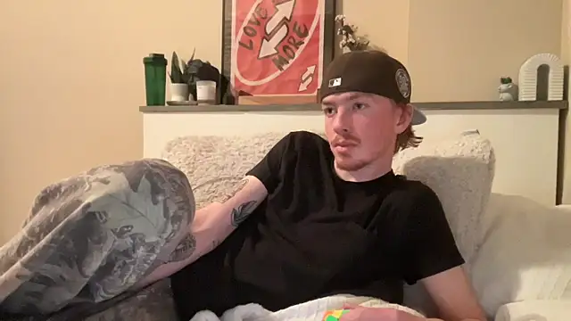 Snapshot of younghungginger chatting on December 13, 2024, 11:39 pm younghungginger online show from December 13, 2024, 11:39 pm