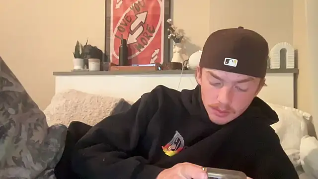 Snapshot of younghungginger chatting on February 28, 2025, 3:48 am younghungginger online show from February 28, 2025, 3:48 am