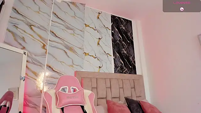 Snapshot of scarlet_darling26 chatting on April 30, 2026, 6:31 am scarlet darling26 online show from April 30, 2026, 6:31 am