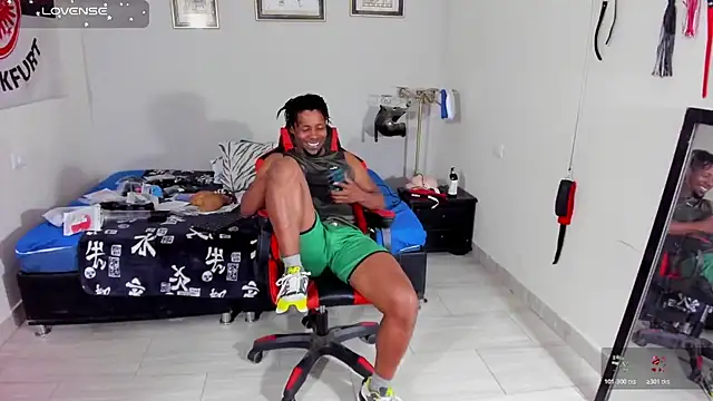 Snapshot of AlejoKhalifa_ chatting on November 22, 2025, 11:53 am AlejoKhalifa online show from November 22, 2025, 11:53 am