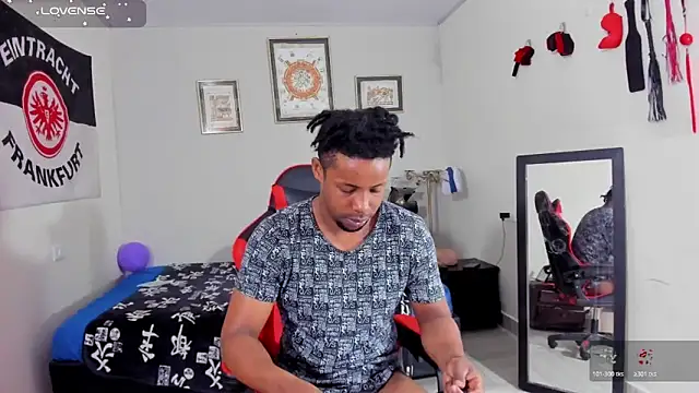 Snapshot of AlejoKhalifa_ chatting on October 28, 2025, 9:08 am AlejoKhalifa online show from October 28, 2025, 9:08 am