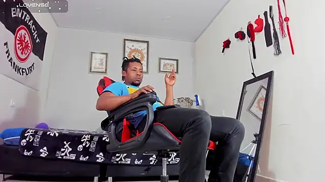 Snapshot of AlejoKhalifa_ chatting on November 10, 2025, 7:35 am AlejoKhalifa online show from November 10, 2025, 7:35 am