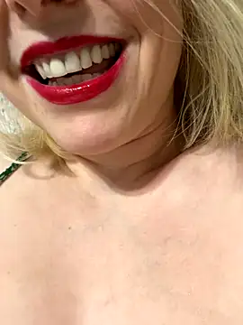 Yourdirtybitch online show from October 27, 2025, 8:43 pm