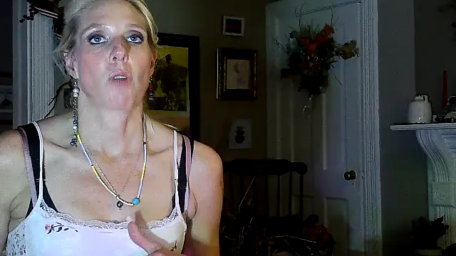 Glamazonx online show from December 3, 2025, 12:44 am