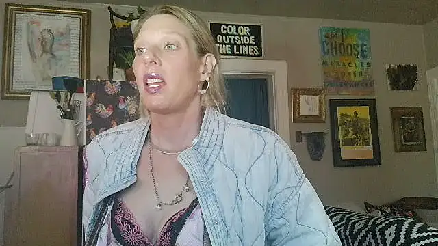 Glamazonx online show from March 11, 2026, 1:27 pm