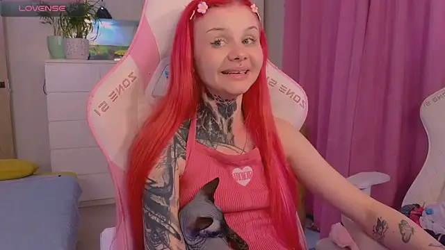 Britney Lynch online show from November 15, 2025, 6:39 am