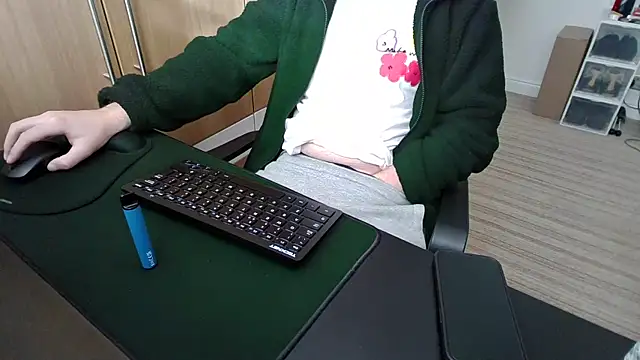 Snapshot of alwayshornyuk chatting on February 25, 2025, 2:37 pm alwayshornyuk online show from February 25, 2025, 2:37 pm