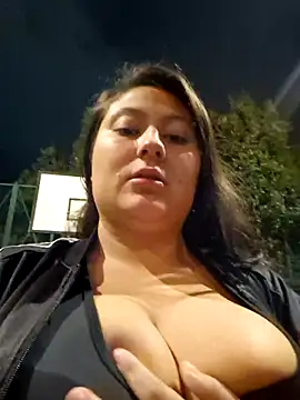 Snapshot of Celeem_ chatting on November 14, 2025, 4:16 am Celeem online show from November 14, 2025, 4:16 am