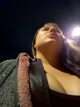 Snapshot of Celeem_ chatting on October 9, 2025, 4:24 am Celeem online show from October 9, 2025, 4:24 am