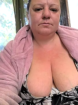 Snapshot of jusichka chatting on October 12, 2025, 5:42 am jusichka online show from October 12, 2025, 5:42 am