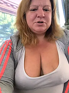 Snapshot of jusichka chatting on October 13, 2025, 5:53 am jusichka online show from October 13, 2025, 5:53 am