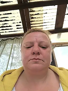 jusichka online show from May 19, 2026, 5:25 am